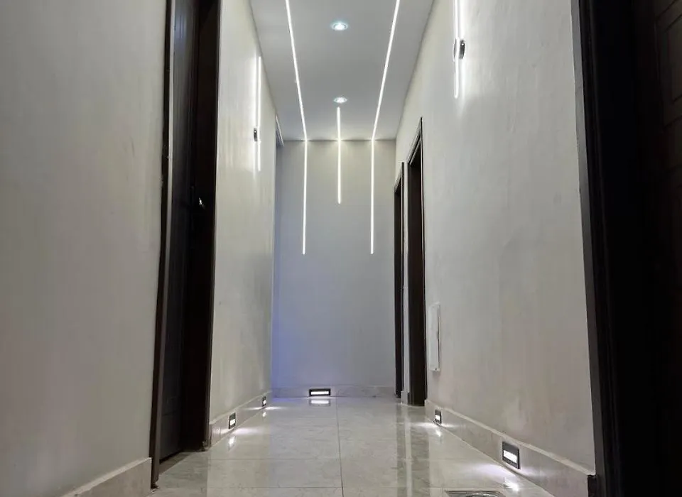 Space Room-1
