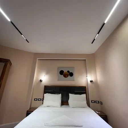 Space Room-2